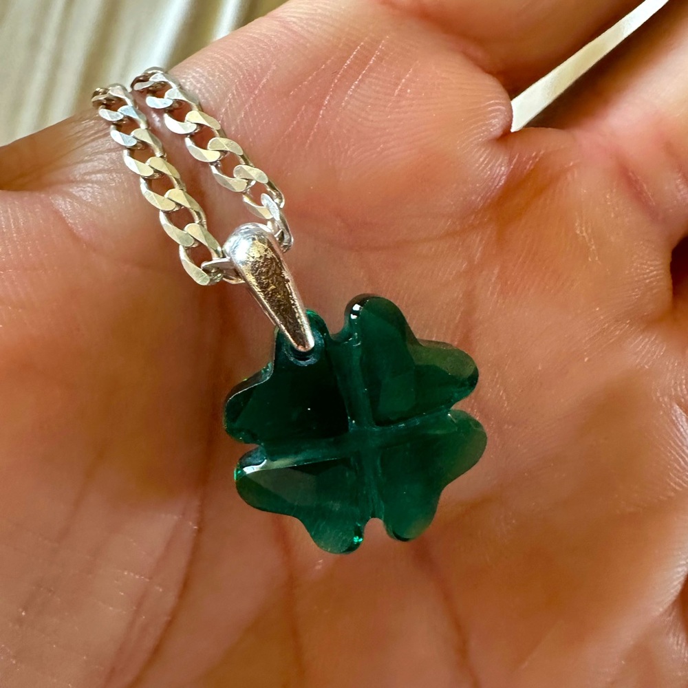Green Clover Pendant Necklace